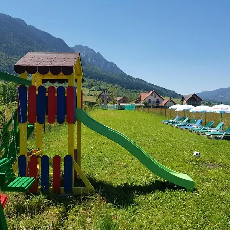 Pensiunea Casa Zarnesteana Affittacamere 3*